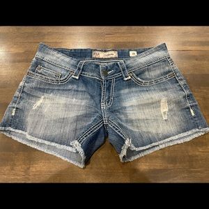 BKE Sabrina shorts sz 28
